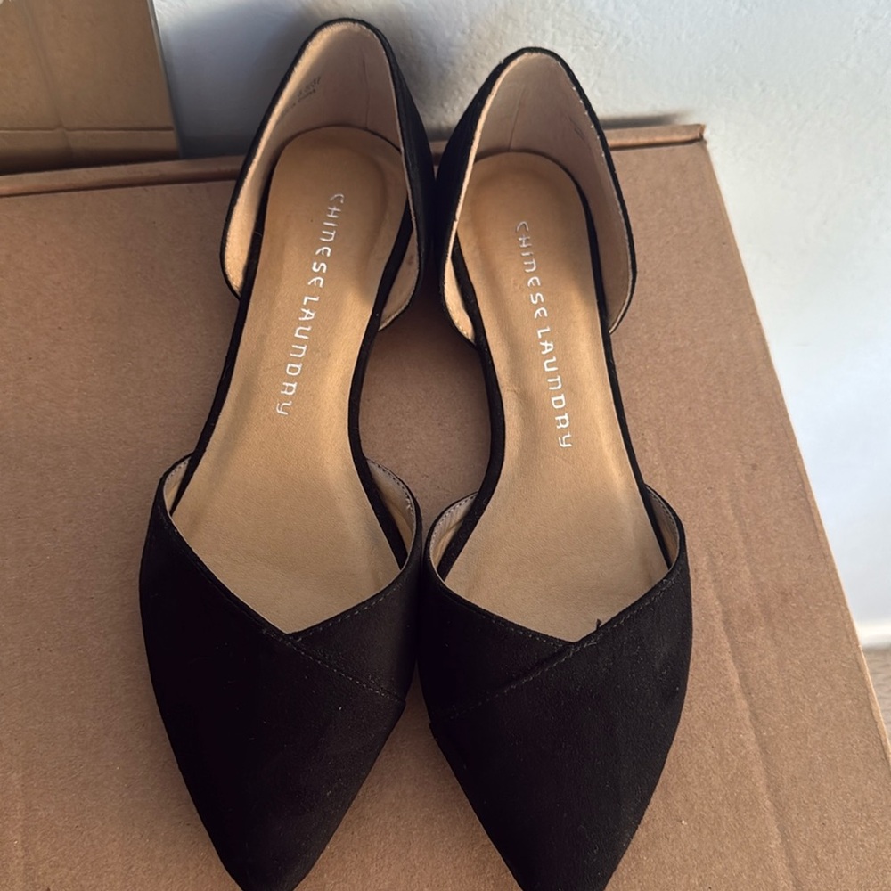 Chinese Laundry Black flats